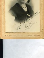 FOTOGRAFIA DE ESTUDIO DE UNA JOVEN, foto Diodoro , LARACHE- CASABLANCA, años 20, 10,50x 16,50 cm.