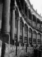 FOTOGRAFIA AÑO 1963, 7x 11 cm. sin fotografo, al dorso pone PLAZA DE TOROS DE RONDA (la mas antigua de España)