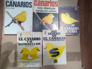 lote 5 libros sobre CANARIOS cria y reproducción