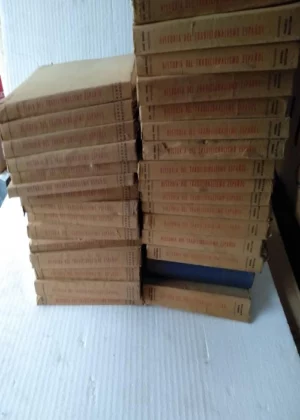 HISTORIA DEL TRADICIONALISMO ESPAÑOL, tomos I a XXXIII, completo , algunos dobles en total 33 volumenes, 1941 a 1960, los 3 últimos encuadernados en un tomo