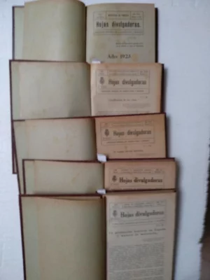 HOJAS DIVULGADORAS DE AGRICULTURA Revista , .años 1923 a 1929,1931, 1932 completos, 1933 del 2 a 24, 1934 y 1935 completos, 1936 (1 a 10 mayo). 1943, 1945 completos ,1948 y 1949 incompletos.Total 17 años de revistas con mas de 50 articulos de enologia (